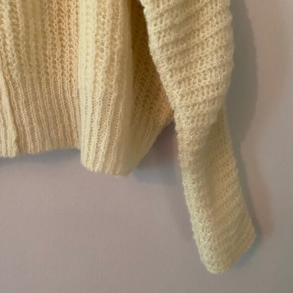 Free People Women Small Moonbeam Cream Alpaca Lighweight V-neck Pullover Sweater - Picture 5 of 9